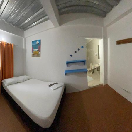 פאלומינו Hostal Paloma Cafe מראה חיצוני תמונה
