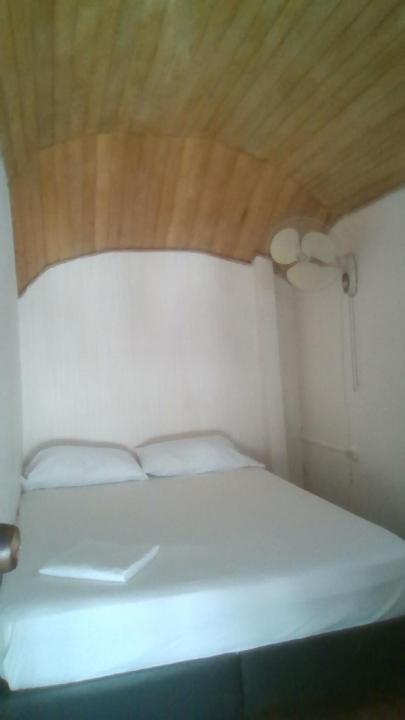 פאלומינו Hostal Paloma Cafe מראה חיצוני תמונה