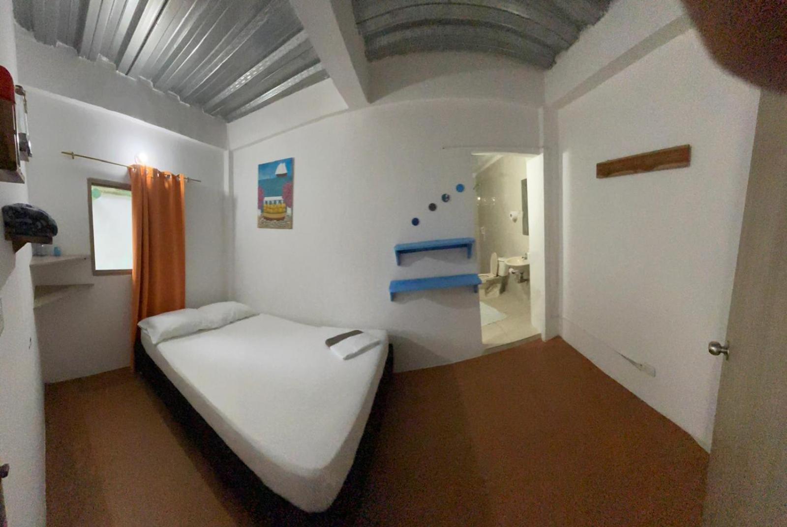 פאלומינו Hostal Paloma Cafe מראה חיצוני תמונה